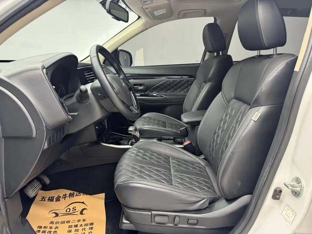 Mitsubishi Outlander 2021 2.0L 5 мест