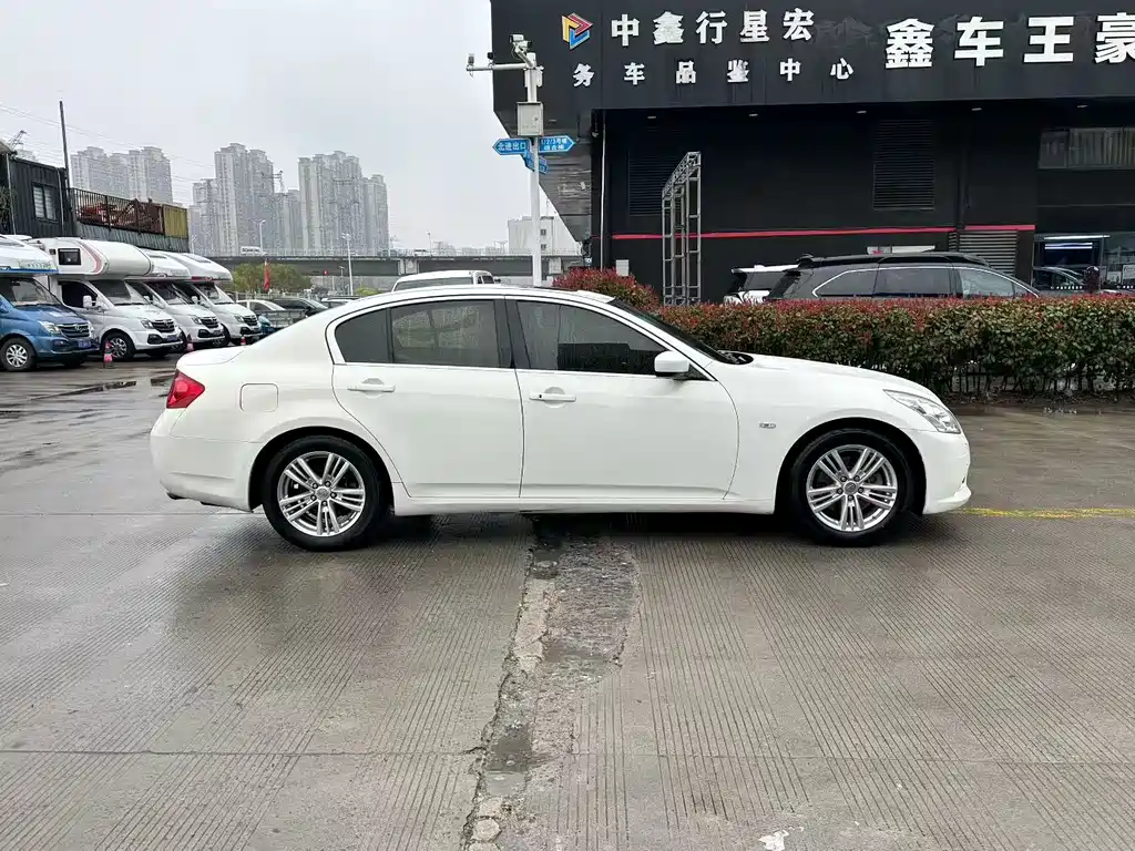 Infiniti G 2010 G25 Sedan Luxury Sport