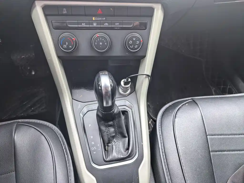 VOLKSWAGEN T ROC EXPLORING SONGS