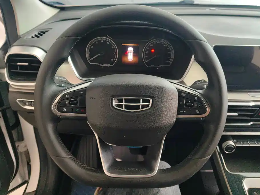 Geely Binyue — миниатюра 15