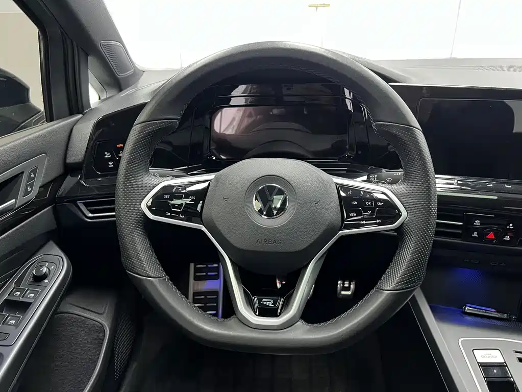 Volkswagen Golf — миниатюра 11