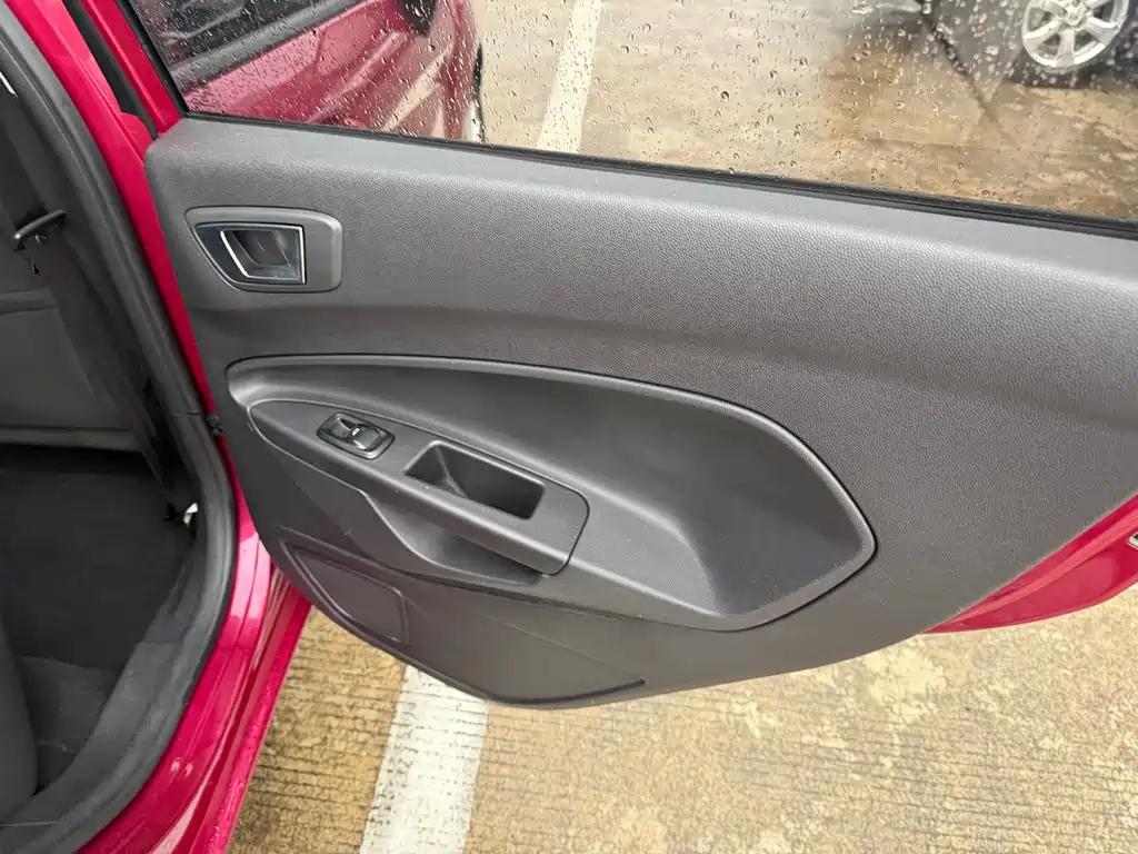 Ford Fiesta — миниатюра 23
