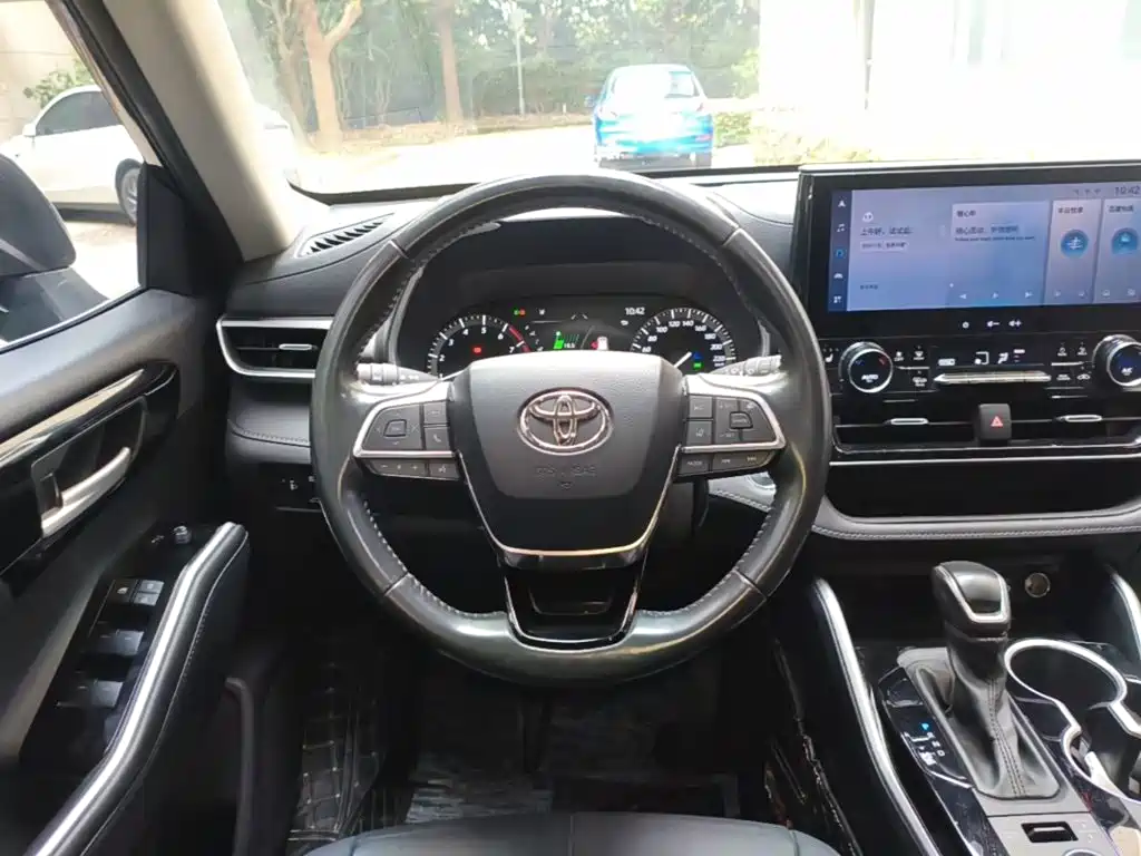 Toyota Highlander — миниатюра 11