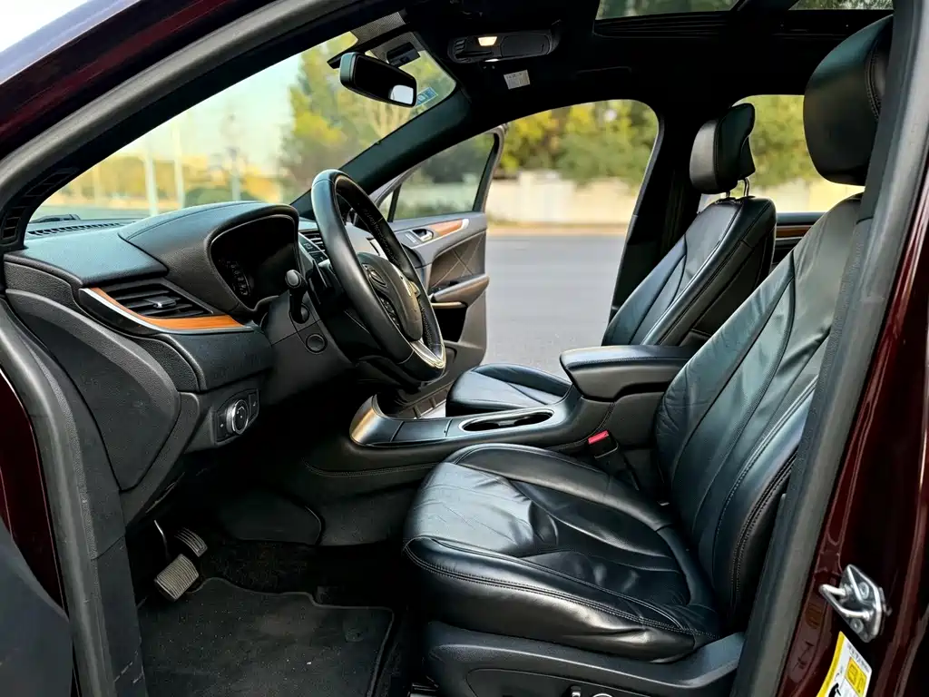 Lincoln MKC — миниатюра 7