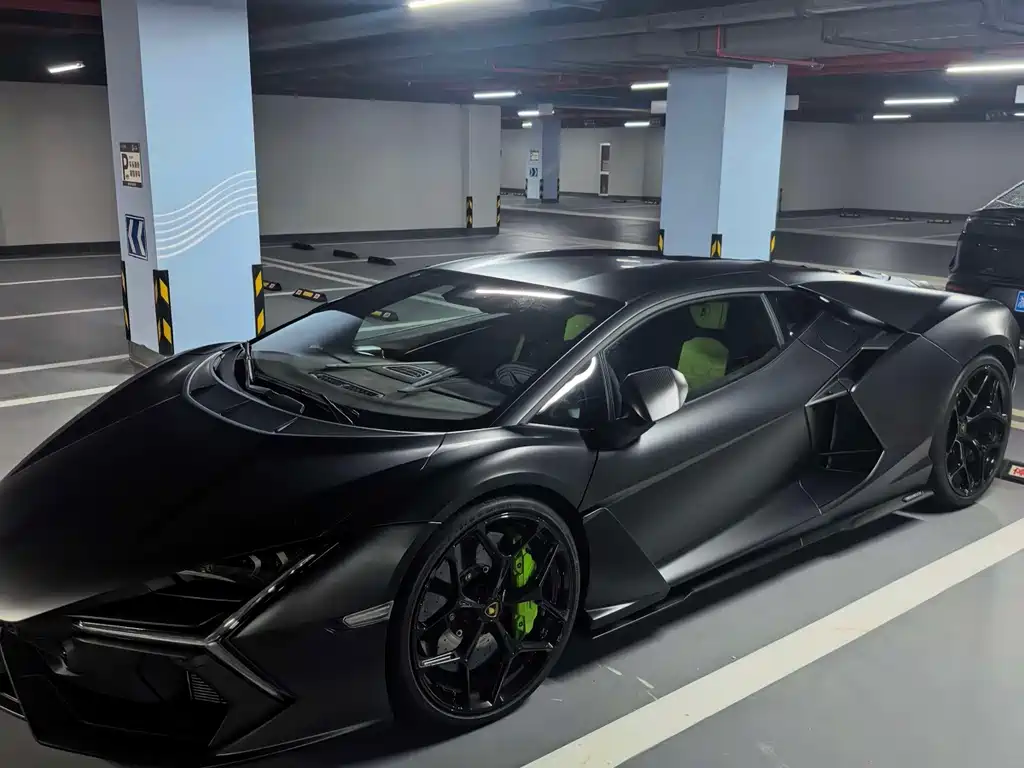 Lamborghini Revuelto — миниатюра 3