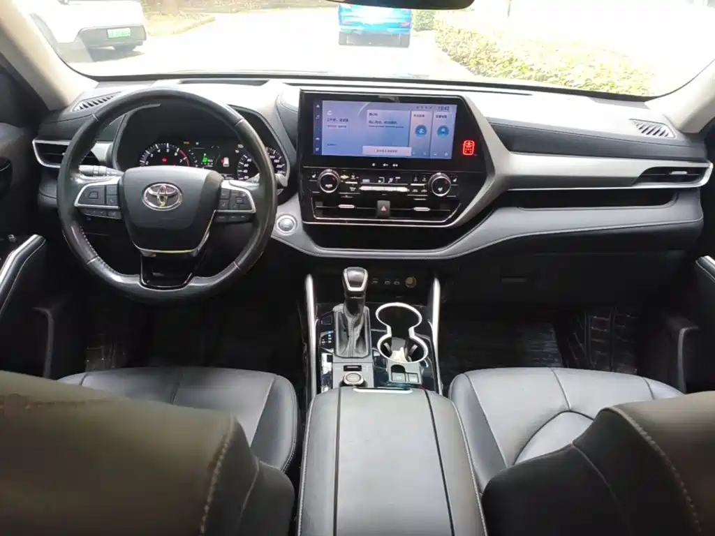 Toyota Highlander — миниатюра 10