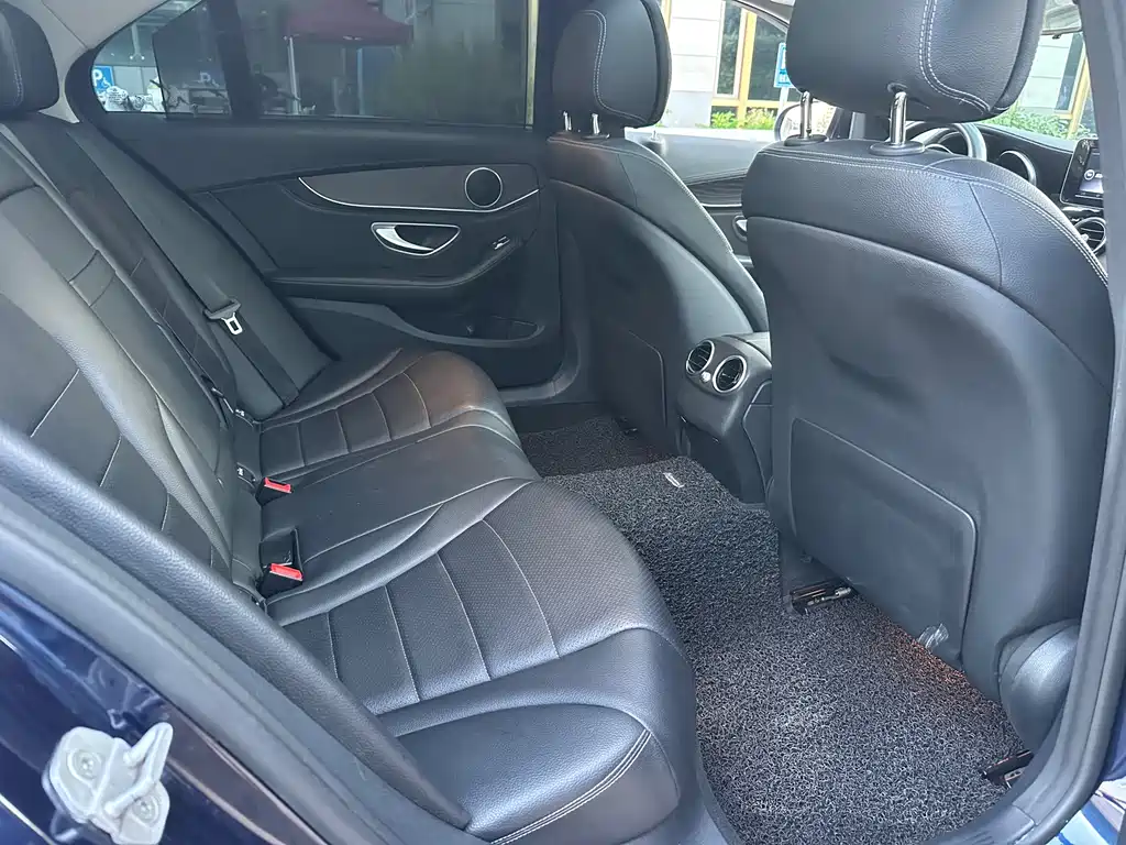 Mercedes-Benz C-Class — миниатюра 9