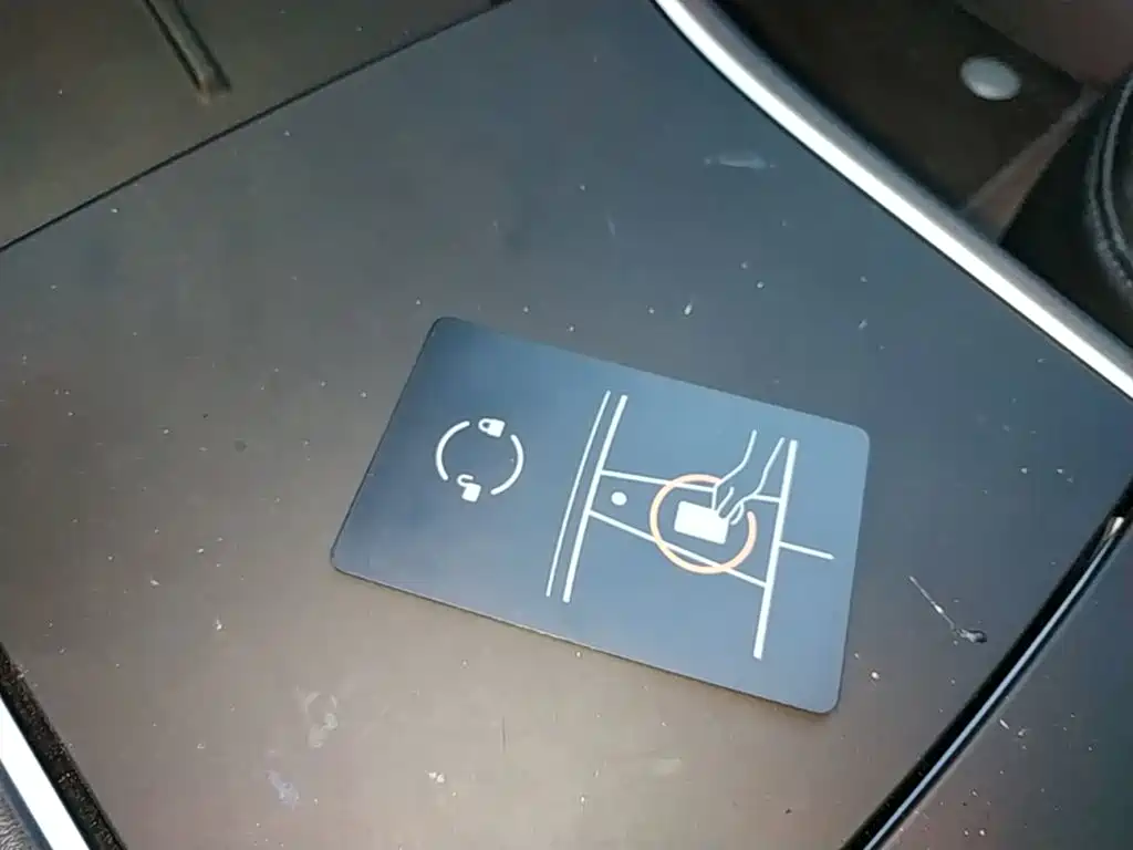 Tesla Model 3 — миниатюра 9