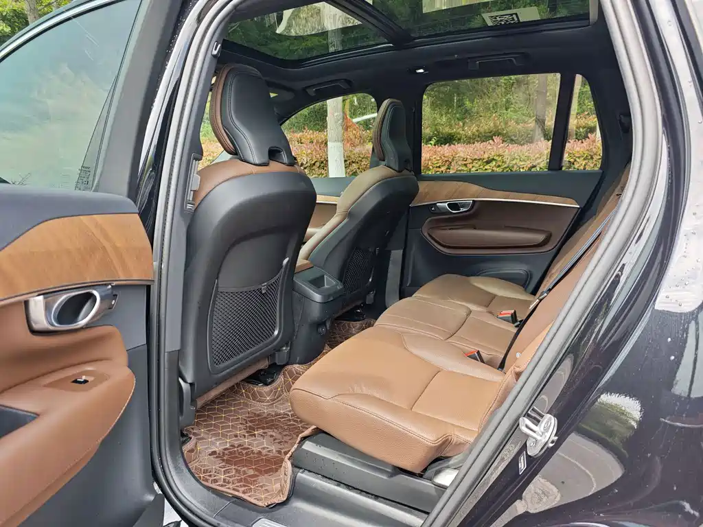 Volvo XC90 — миниатюра 11