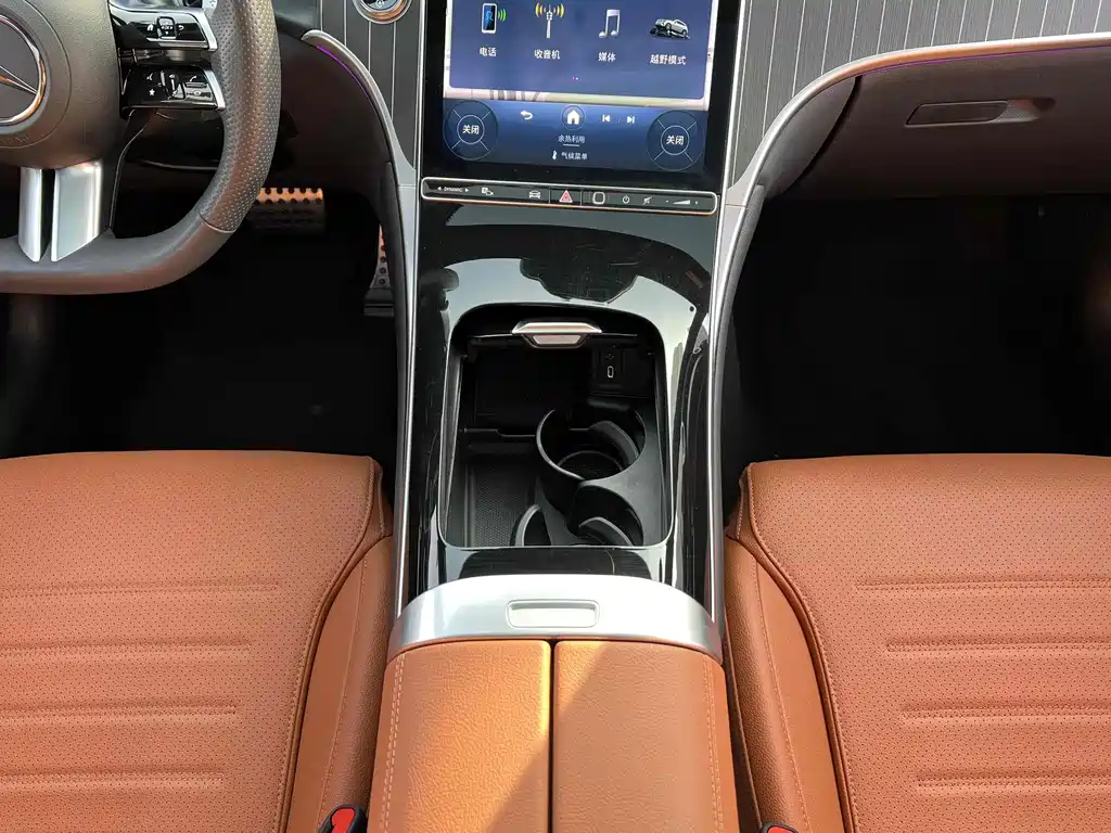 Mercedes-Benz GLC 2023 GLC 260 L 4MATIC Luxury 5 мест