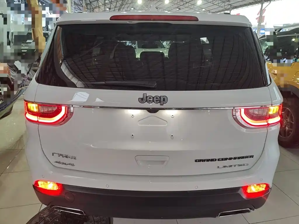Jeep Grand Commander — миниатюра 6