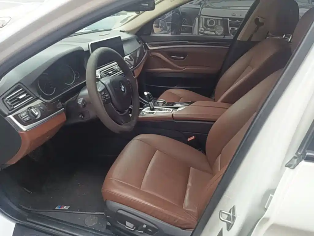 BMW 5 Series — миниатюра 15