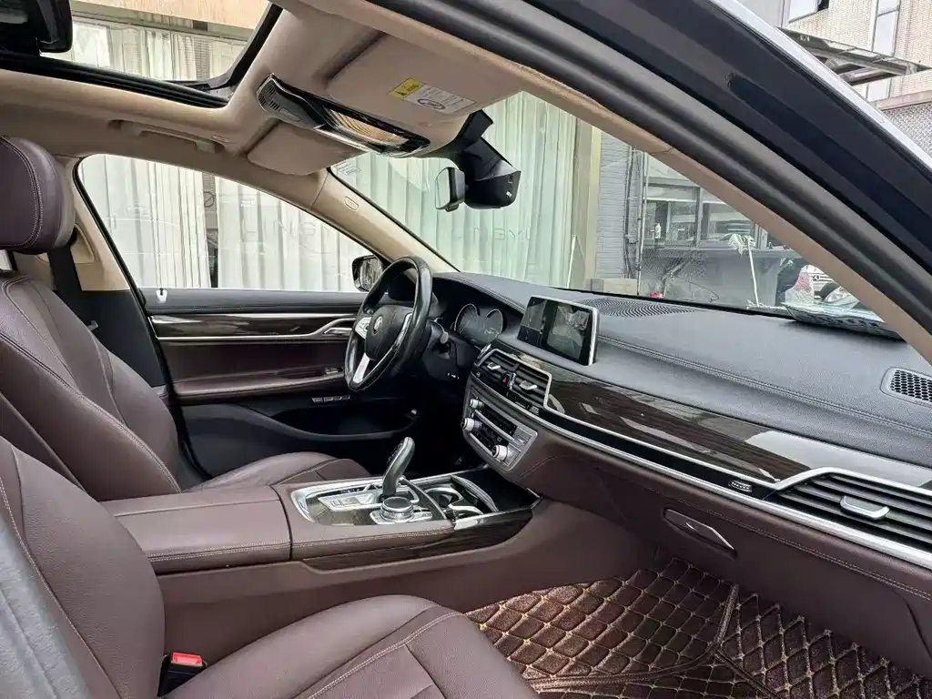 BMW 7 Series 7 2016 730Li Lead