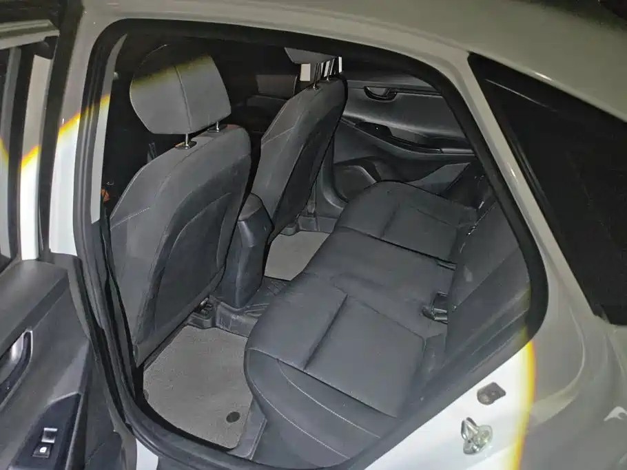 Hyundai Elantra — миниатюра 11