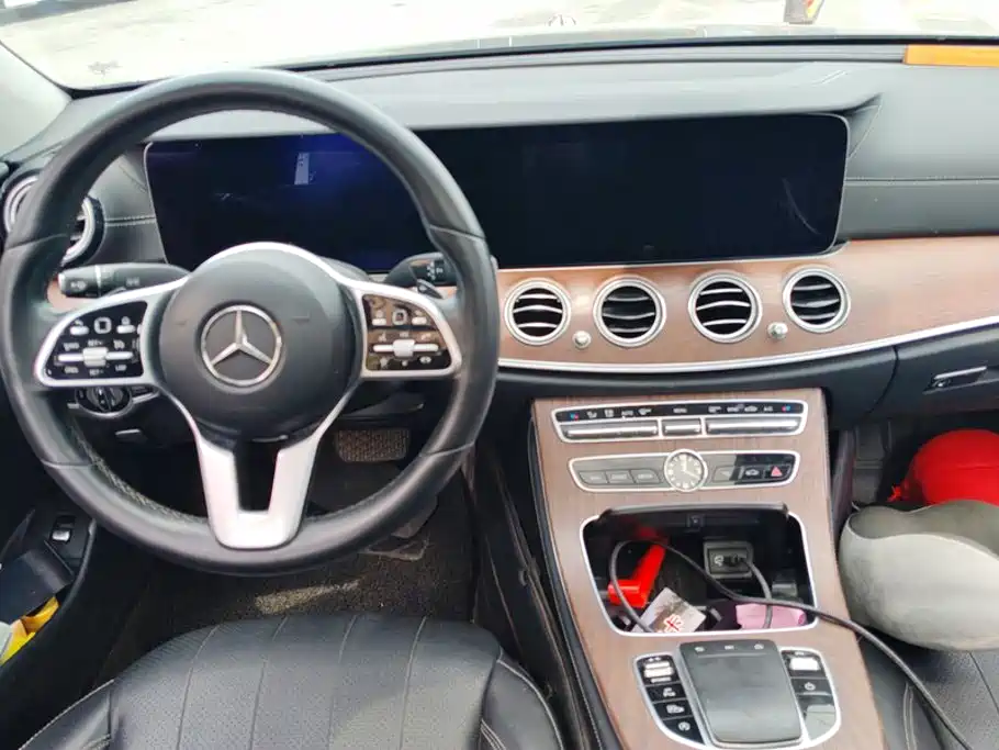 Mercedes-Benz E-Class — миниатюра 12