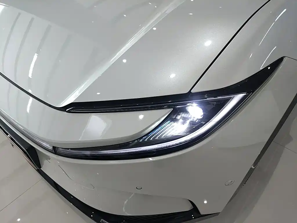 Toyota bZ5 — миниатюра 24
