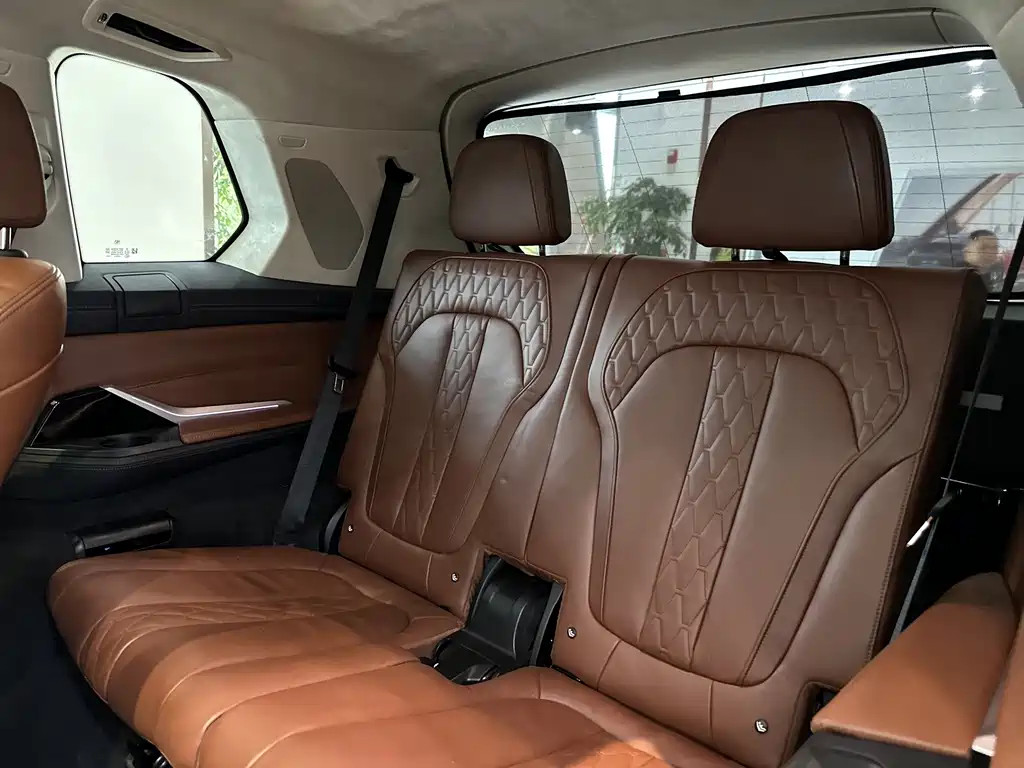 BMW X7 — миниатюра 22