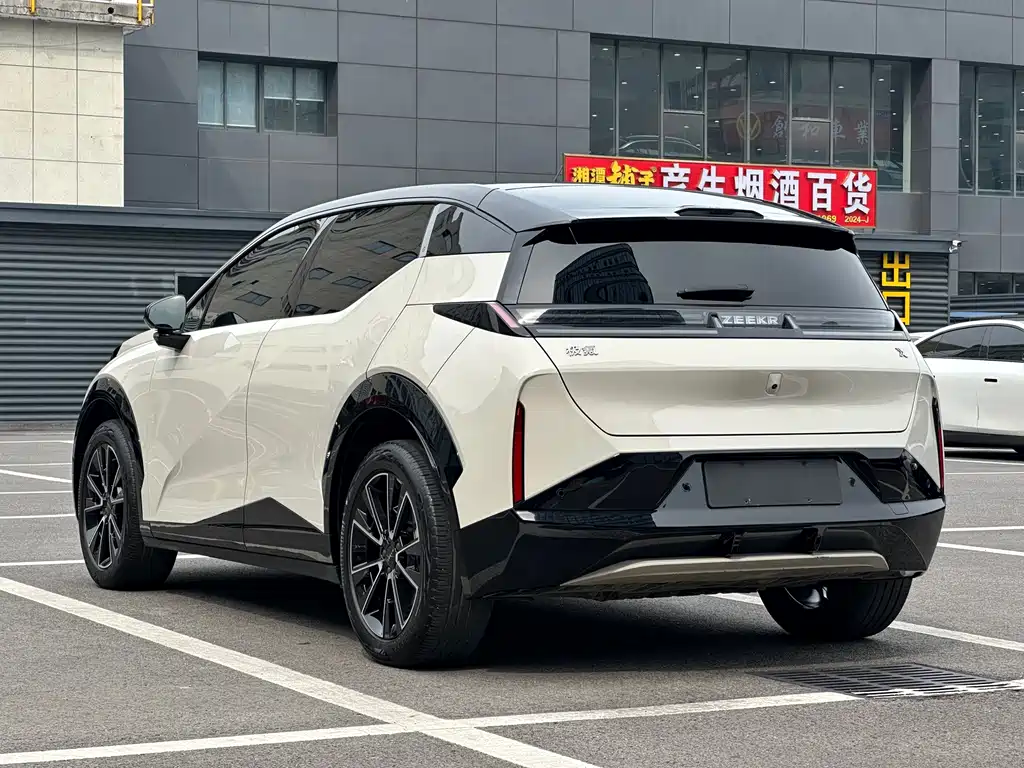 Zeekr X — миниатюра 5