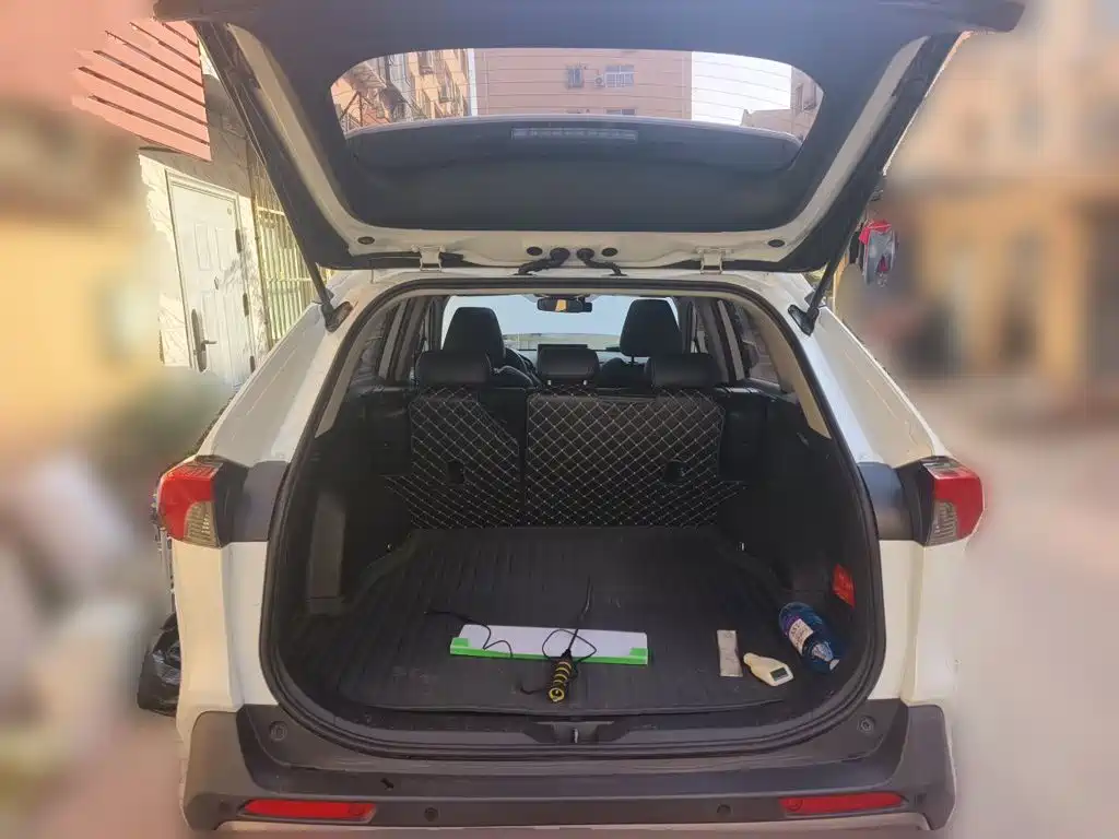 Toyota RAV4 — миниатюра 15