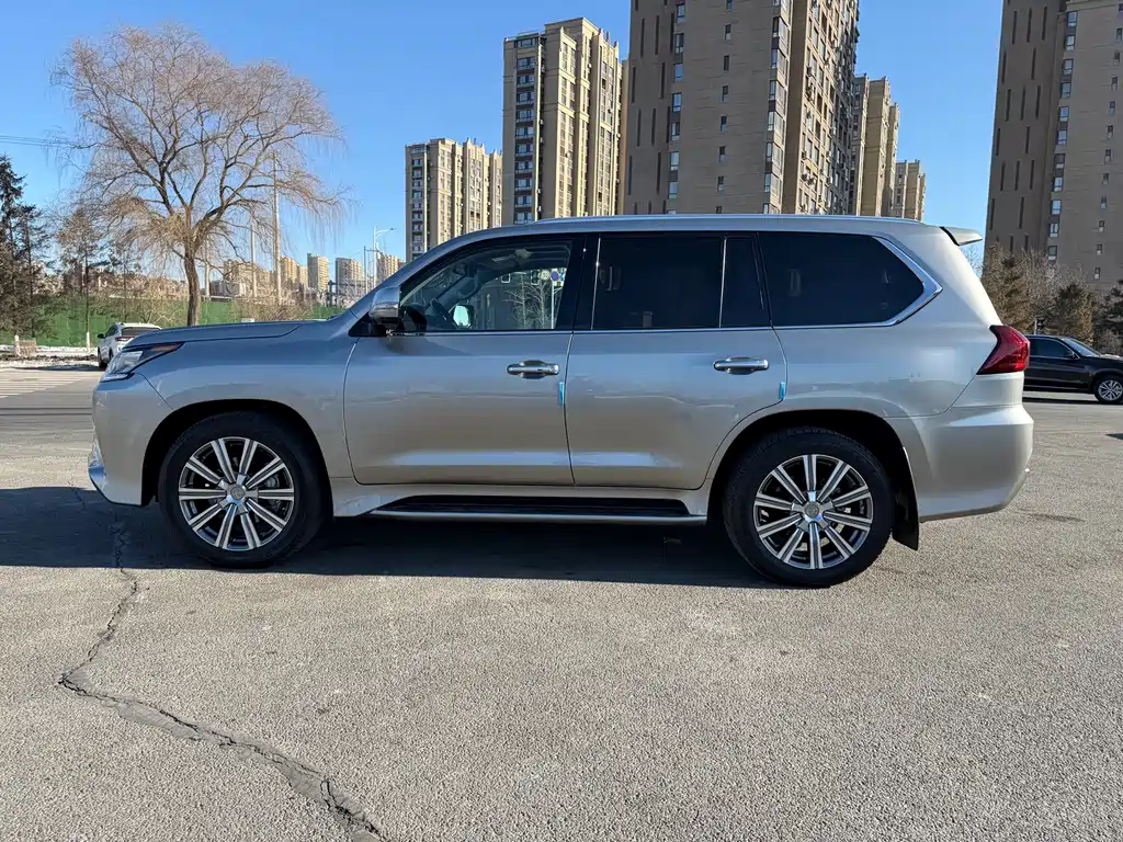 Lexus LX 570 Premium Luxury Edition, фото 8
