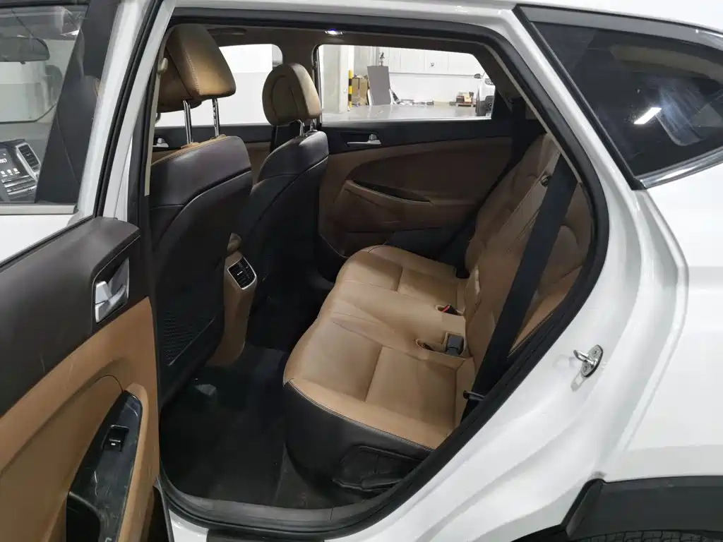 Hyundai Tucson — миниатюра 15