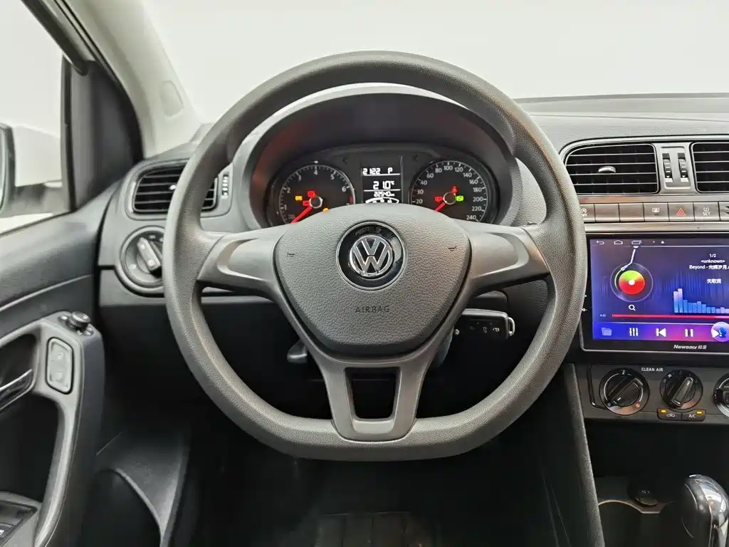 Volkswagen Polo — миниатюра 11