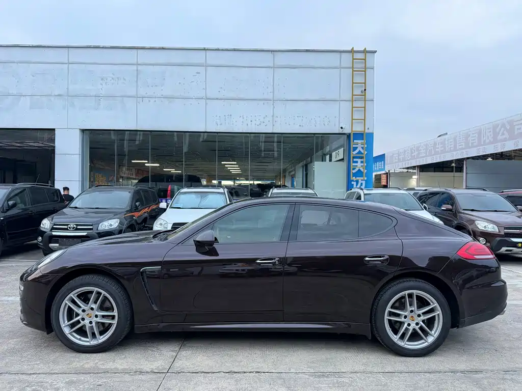 Porsche Panamera — миниатюра 2