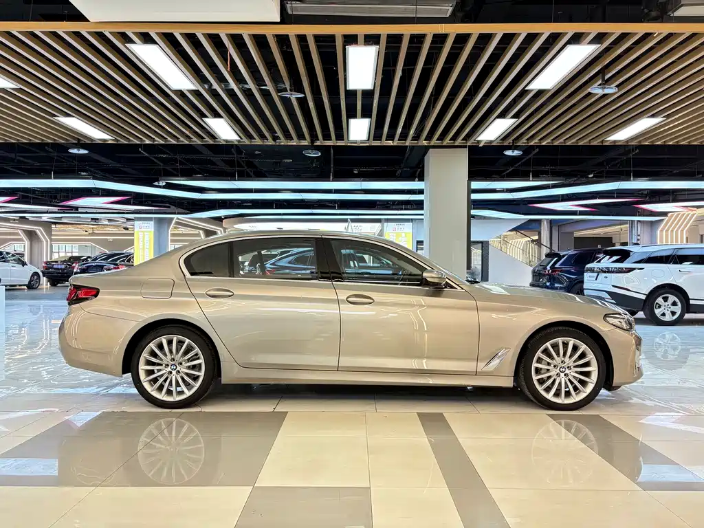 BMW 5 SERIES