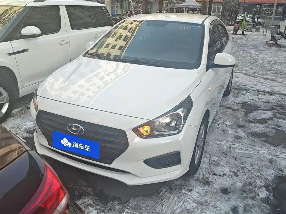 HYUNDAI RENA