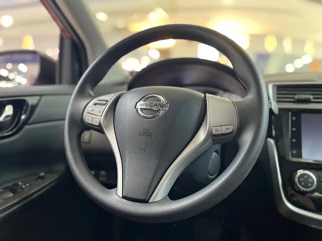 Nissan Tiida — миниатюра 9