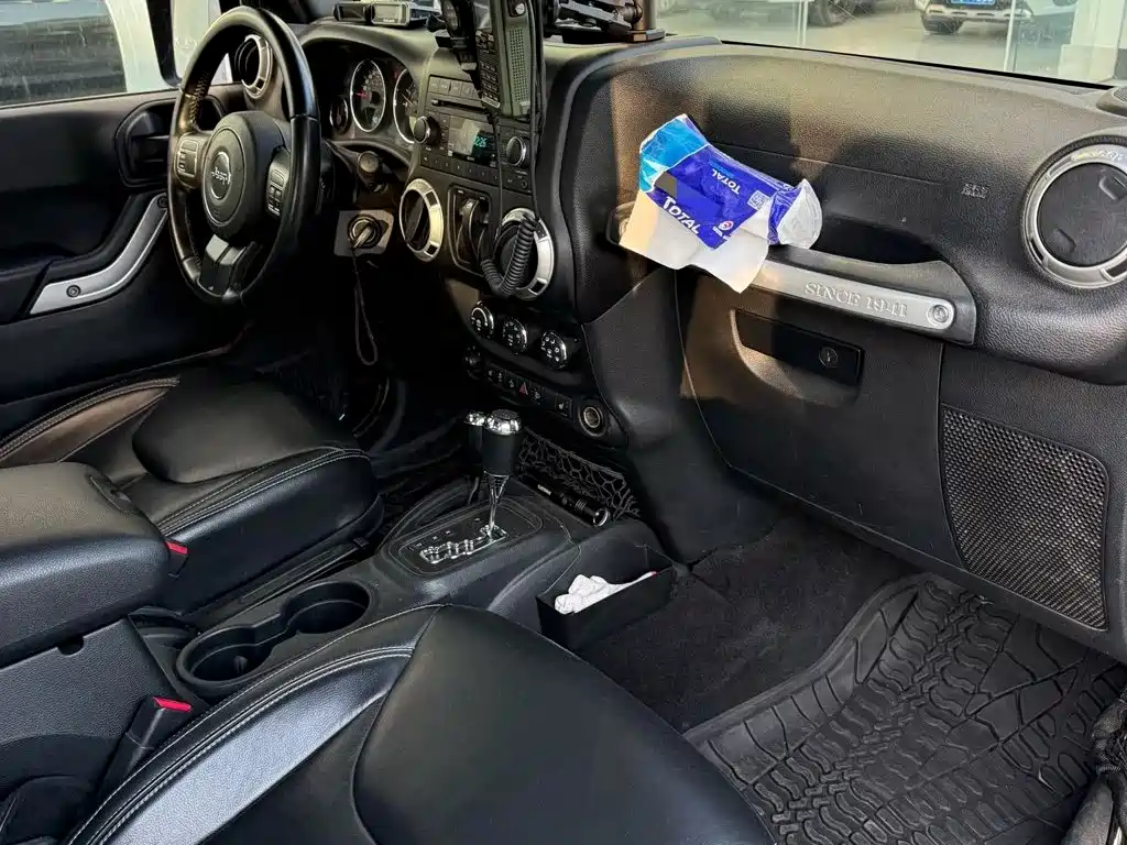 Jeep Wrangler — миниатюра 8