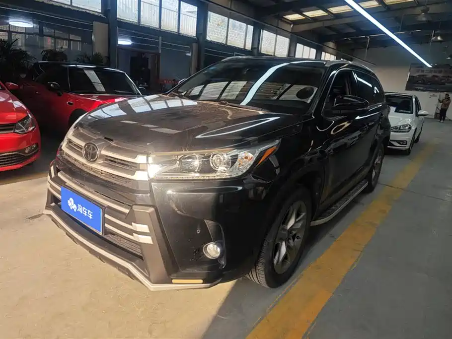 TOYOTA HIGHLANDER