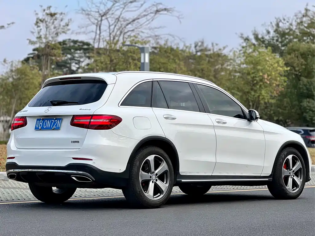 MERCEDES-BENZ GLC