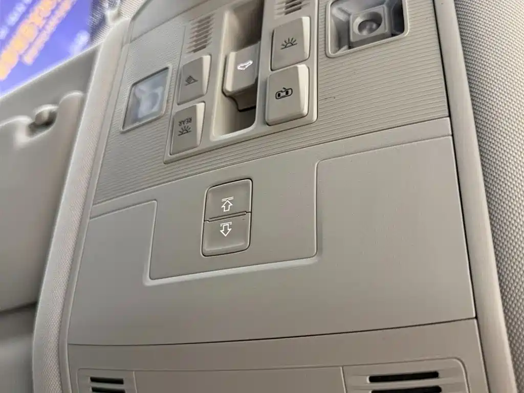 VOLKSWAGEN T ROC EXPLORING SONGS