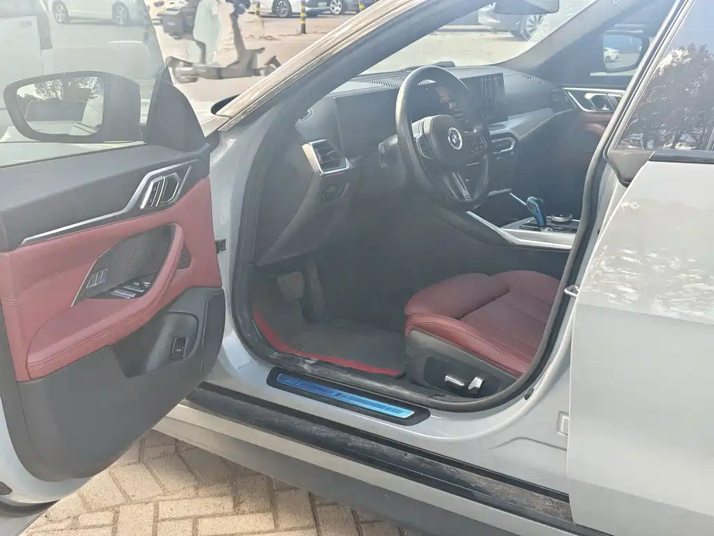 BMW i4 — миниатюра 7