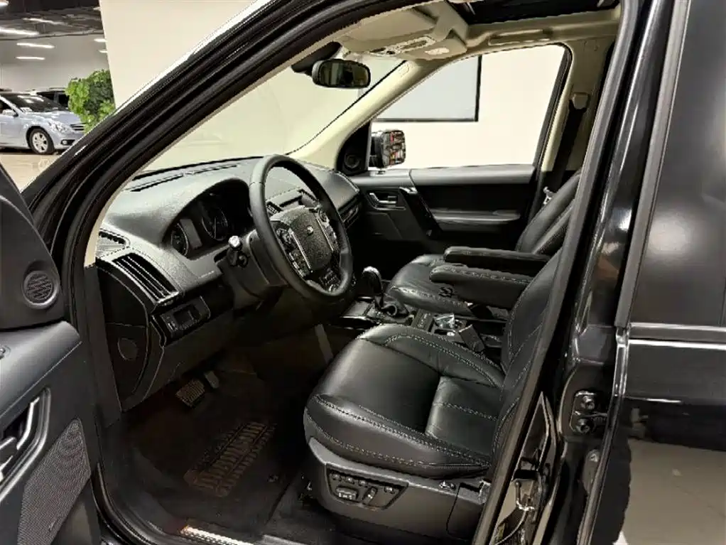 Land Rover 2 015 2.0T Si4 HSE Luxury