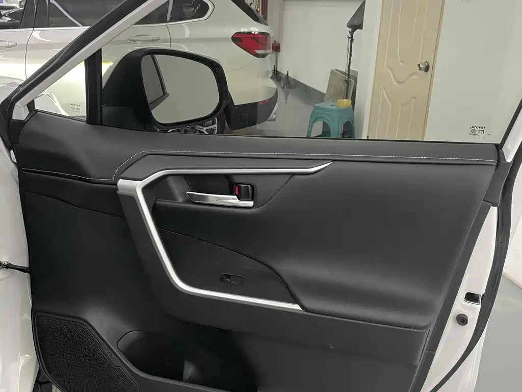 TOYOTA RAV4 RONGFANG