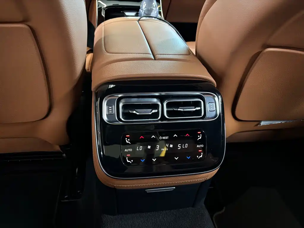 Mercedes-Benz S-Class — миниатюра 11