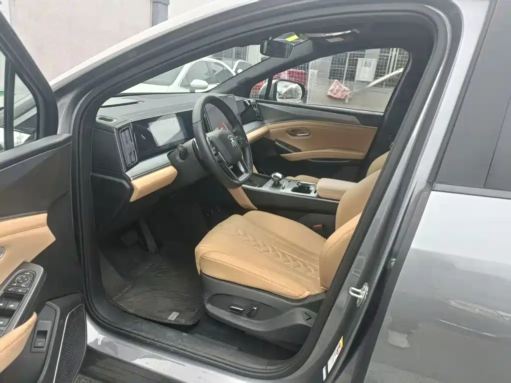 BYD L DM-i — миниатюра 6
