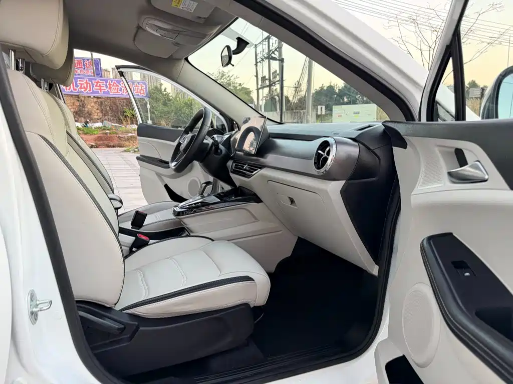 BYD Yuan Pro — миниатюра 12