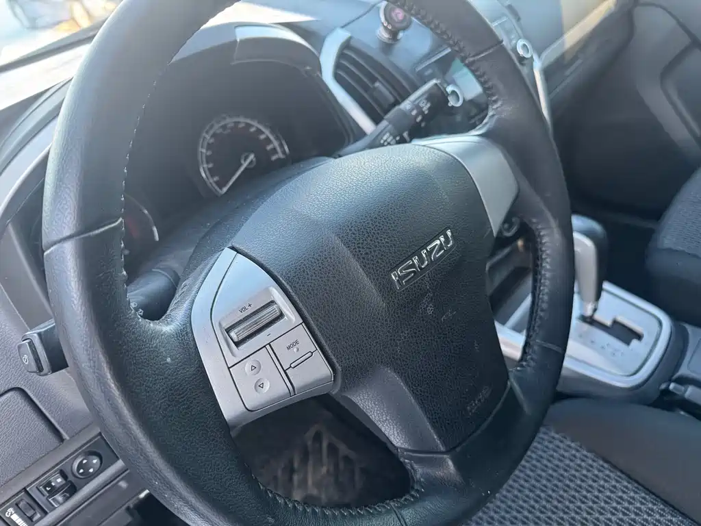 ISUZU MU X SHEPHERD RANGER