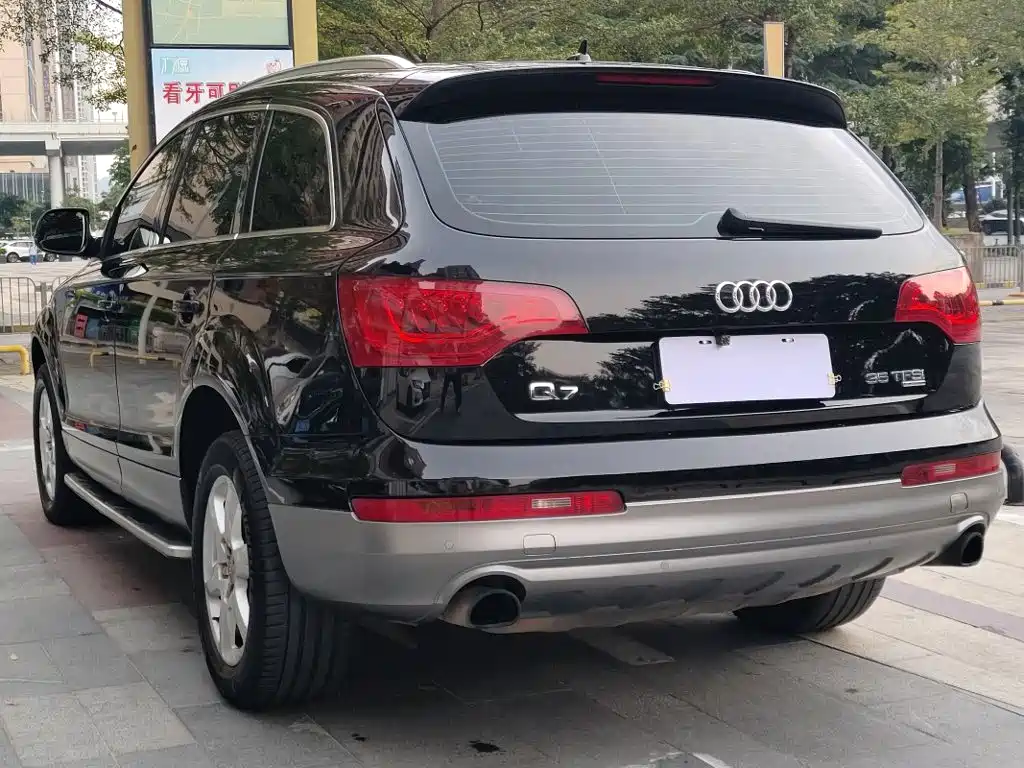Audi Q7 — миниатюра 8