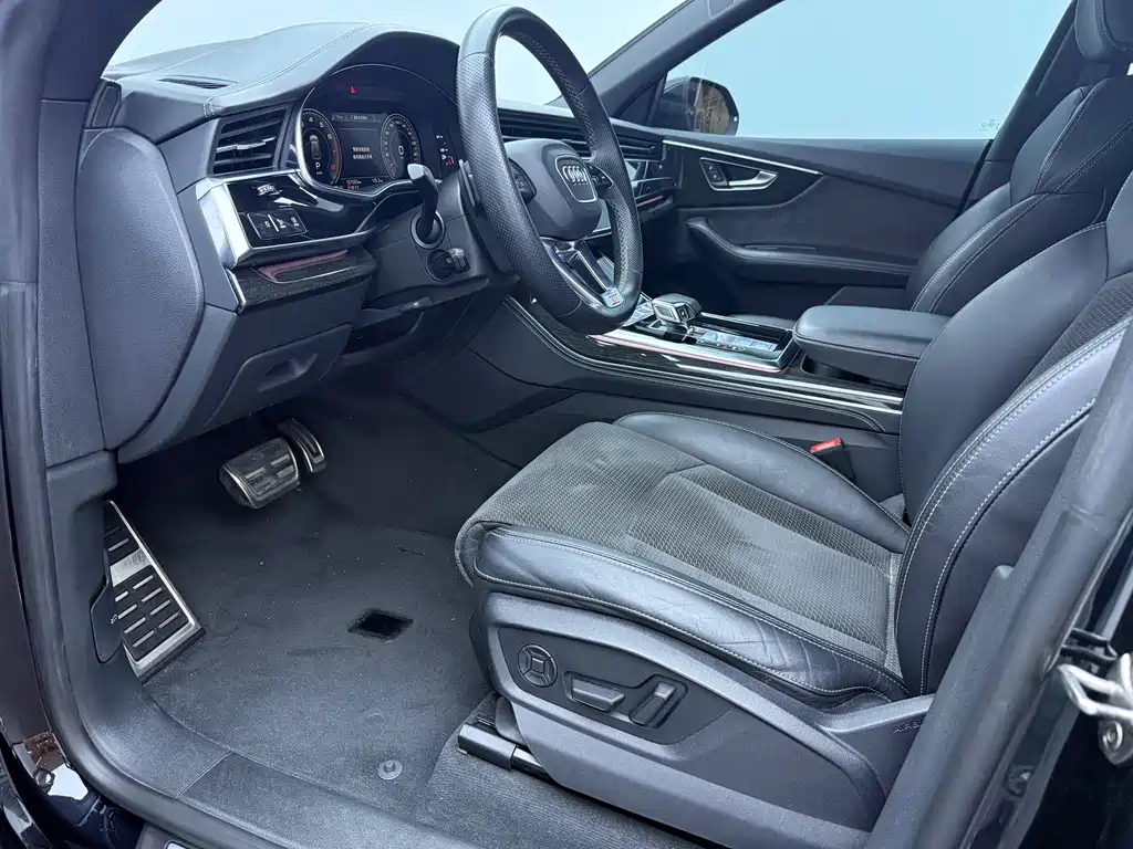 Audi Q8 2021 55 TFSI Luxury
