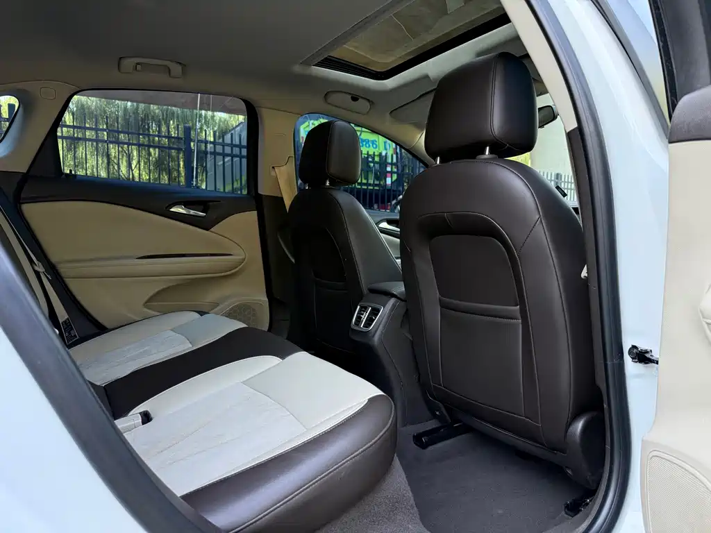 Buick Verano — миниатюра 10