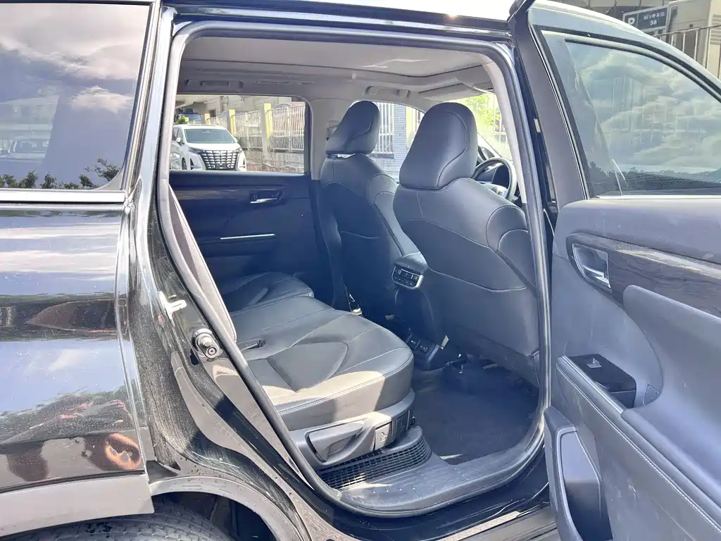 Toyota Highlander — миниатюра 20