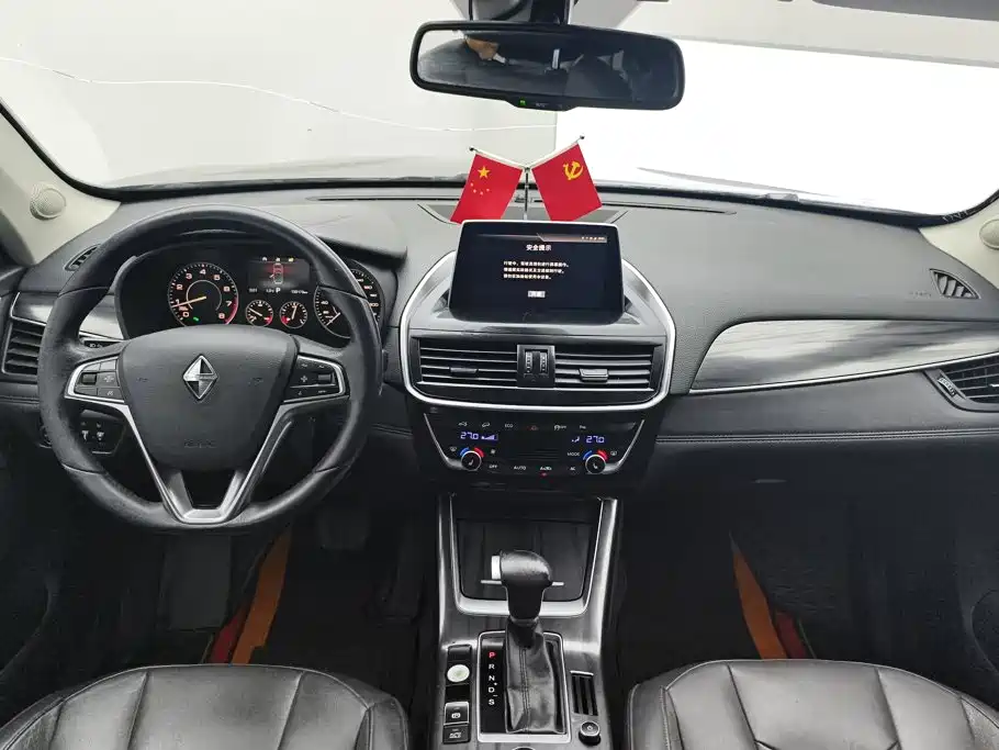 Borgward Браво BX6 — миниатюра 12