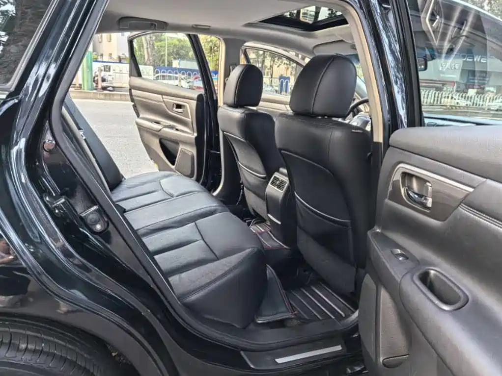 Nissan Altima 2013 2.5L XL-UpperNAVI Tech Luxury