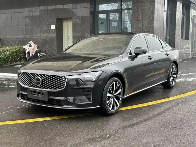 VOLVO S90 2026
