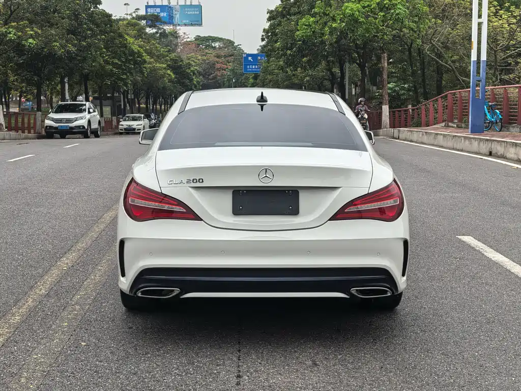MERCEDES-BENZ CLA