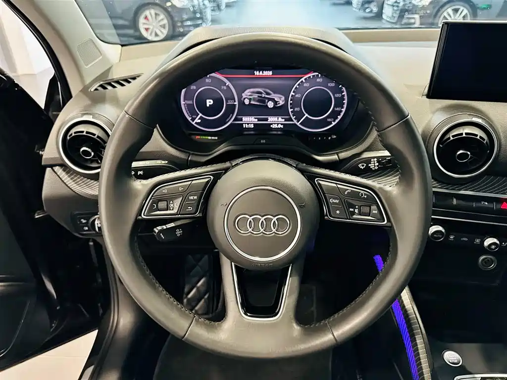 Audi Q2L e-tron 2019 Q2L e-tron Smart
